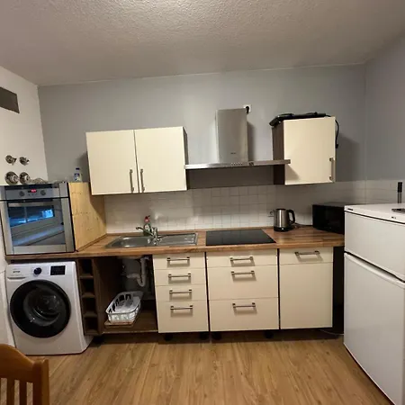 Praktische Und Stilvolle Ferien- Und Monteurswohnung Suedlich Von Leipzig In Naehe A72 * Böhlen