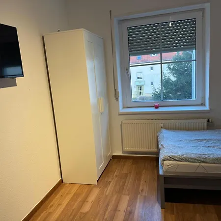 Praktische Und Stilvolle Ferien- Und Monteurswohnung Suedlich Von Leipzig In Naehe A72 *